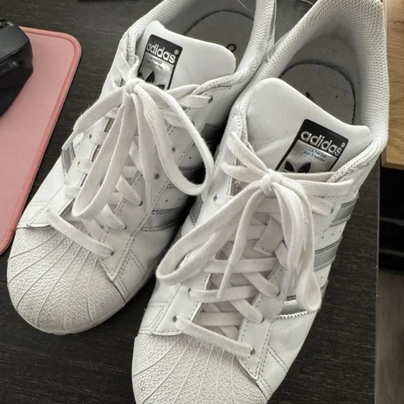 Adidas Superstar - Picture 2 of 4